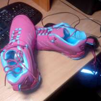 Продам новые кроссовки для бега на открытом воздухе р.38, в Екатеринбурге