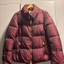 Продаю женский пуховик Cerruti 1881, в Москве