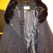 Утепленное пальто с капюшоном, в Серпухове
