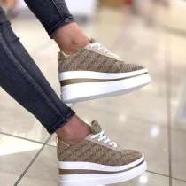 Сникеры на танкетке Guess, в Москве