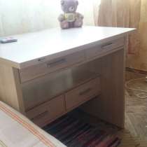 Продам новый белый стол!, в Москве
