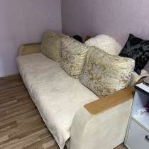 Продам б/у диван. Раскладывается. Дефекты на фото. Мягкий, в Москве
