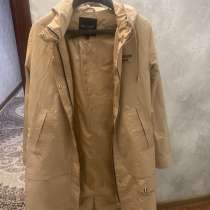 Плащовка в отличном состоянии размер 48 очень хорошо сидит, в Новосибирске