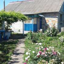 Продам дом 80 кв м с садом и огородом 15 соток в центре села, в Самаре
