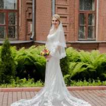 Продам свадебное платье со шлейфом, в Химках
