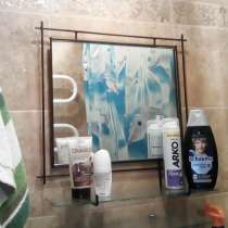 Зеркало со стеклянной полкой. в ванную комнату, в г.Минск