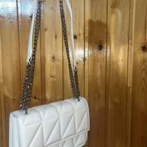 Сумка белая, в Нижнеудинске