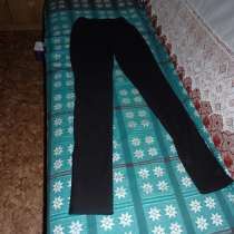 Утеплённые черные брюки 38-42 разм, в Нижнем Тагиле