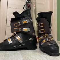 Продаю набор: ботинки, лыжи для слалома, в Троицке