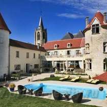 Продается шикарный замок-отель в 80 км от Парижа, в г.Париж