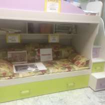 Крепкая,надежная 2-х ярусная кровать на распродажу, в Москве