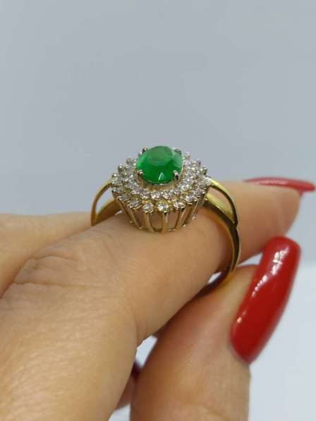 Золотое кольцо с бриллиантами и изумрудом в Крымске фото 8