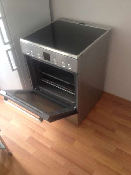 Продам керамическую плиту Bosch в Москве