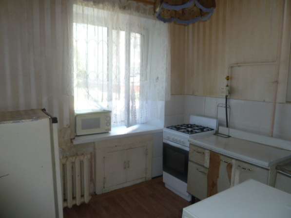 Продается 2-х комнатная, ул. 4-я Линия, 238 в Омске фото 3