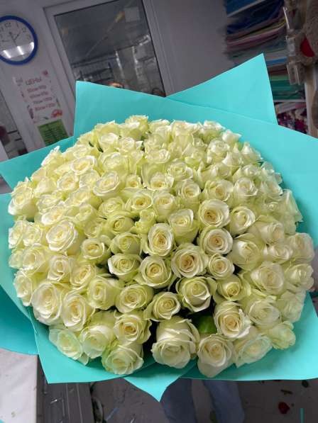 Розы 101 штука 70 см в Санкт-Петербурге фото 3