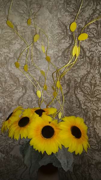 Искусственные цветы: подсолнухи, маки, декор веточки в фото 6