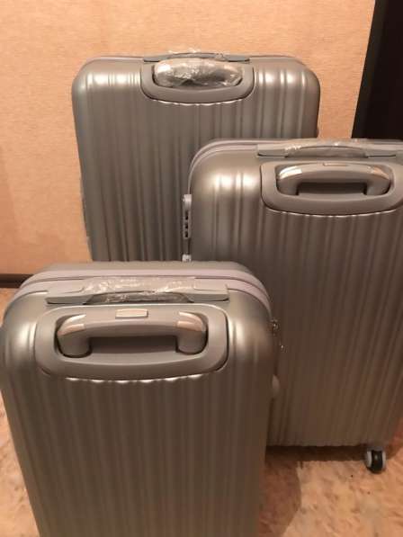 Пластиковые чемоданы новые в Екатеринбурге фото 5