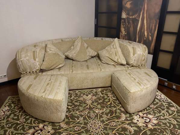 Круглая диван-кровать с пуфиками в Реутове фото 7