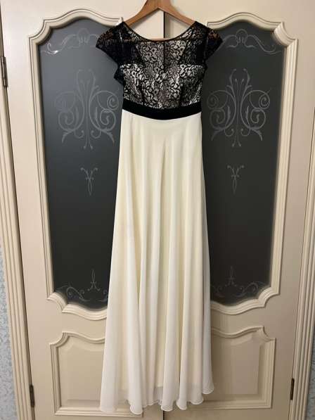 Женское платье 42 размер