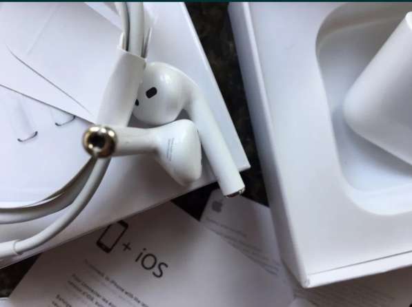 Apple AirPods 2 беспроводные наушники в Москве фото 5