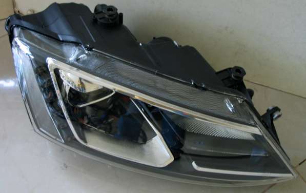 Тюнинг фары передняя оптика Volkswagen Jetta 6 в фото 3