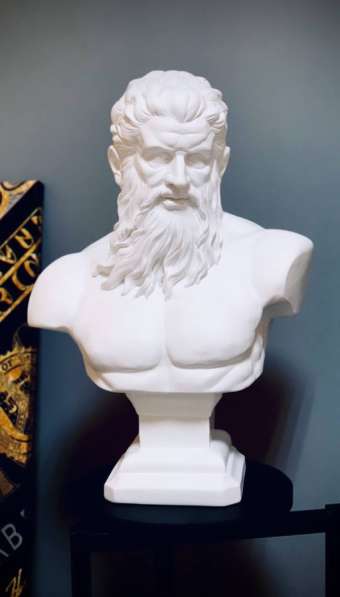 Представляем вам уникальную скульптуру "Зевс"