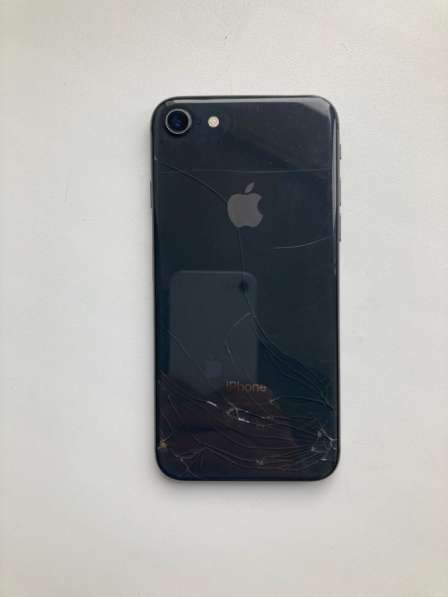 IPhone 8 в Комсомольске-на-Амуре фото 3