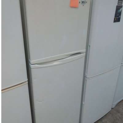 холодильник двухкамерный б/у. в Абакане