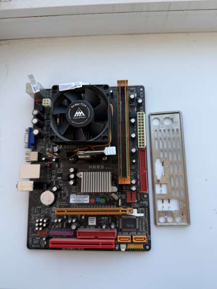 Материнская плата с процессором и памятью