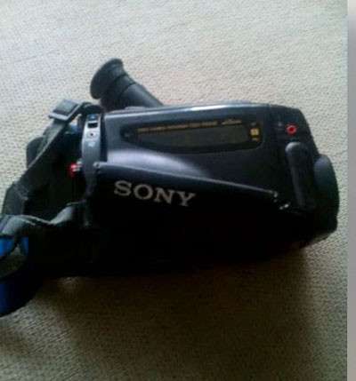Продам видеокамеру Sony ccd-tr323e, в отличном состоянии в Томске