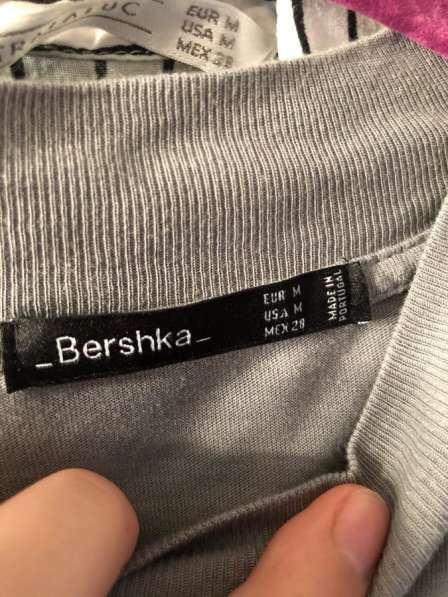 Кроп-топ Bershka размер m в Москве