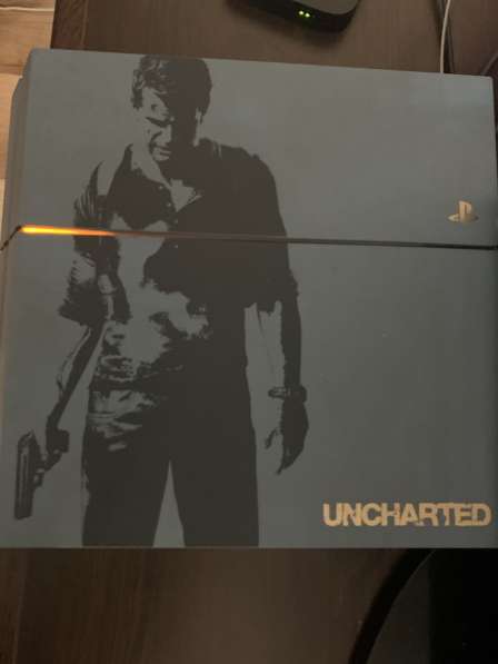 PS4 UNCHARTED 4 EDITION