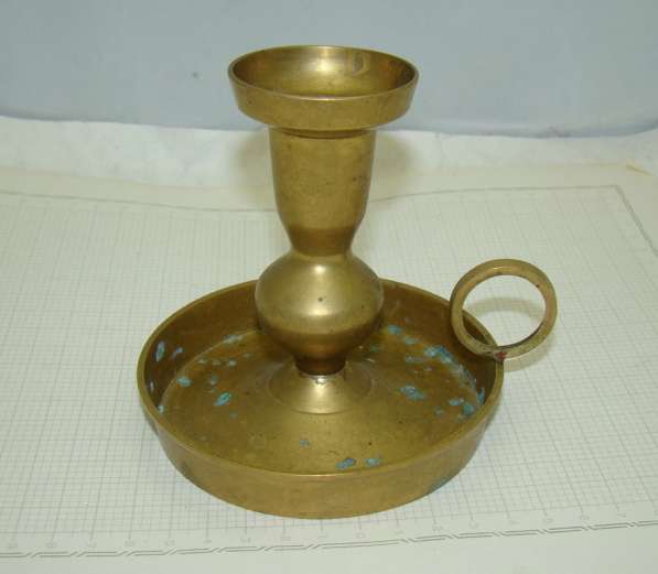 Подсвечник с ручкой (P902)