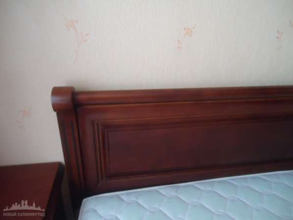 Продаю двуспальную кровать из натурального дерева в Калининграде фото 3