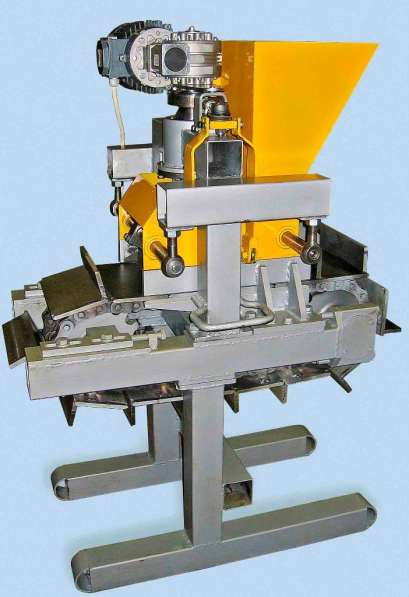 Машина для производства кирпича РК-мини 01
