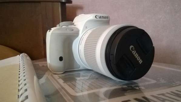 Фотоаппарат Canon EOS 100D белый в Серпухове