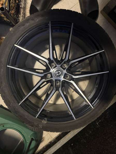 Две резины лысые