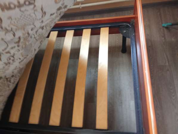 Продам двуспальную кровать в Омске фото 3