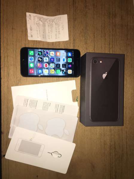 Продам iPhone 8 64gb