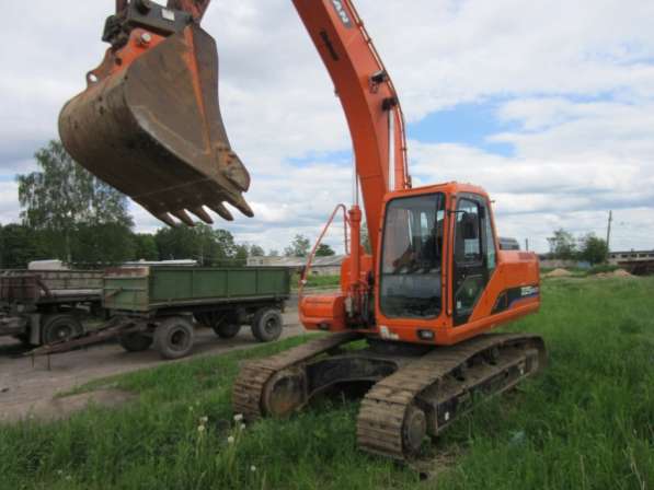 Гусеничный экскаватор DOOSAN 225 в Санкт-Петербурге