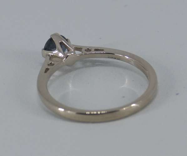 Золотое кольцо с глубоким-синим Сапфиром Ф 5 мм в Москве фото 6