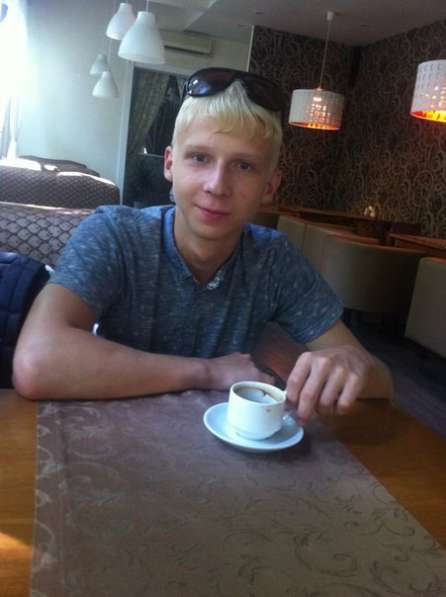 Алексей, 22 года, хочет познакомиться