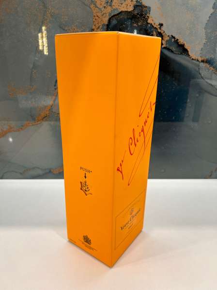 Упаковка от шампанского Veive Clicguot в Москве фото 3