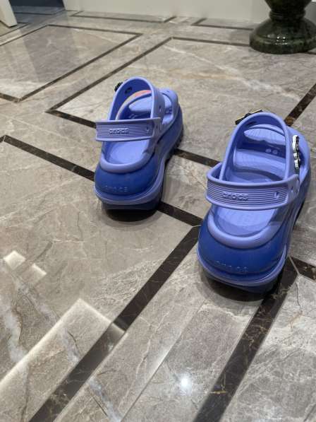 Продам кроксы оригинал в Москве фото 5