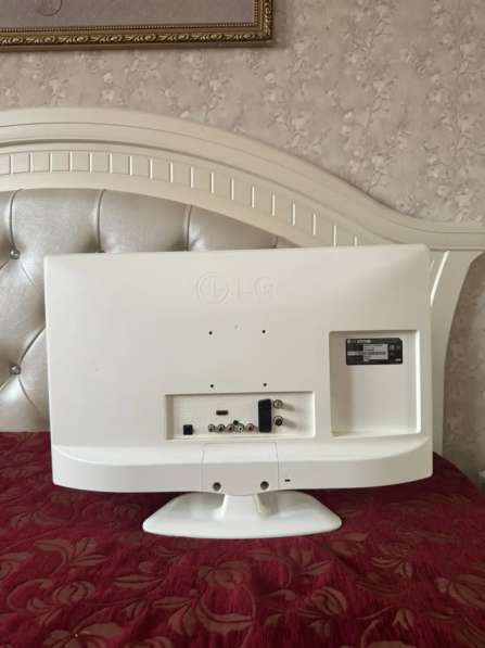 Срочно продаю телевизор 2014 год в Санкт-Петербурге