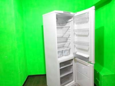 холодильники б/у много дешево гарантия Ariston в Москве
