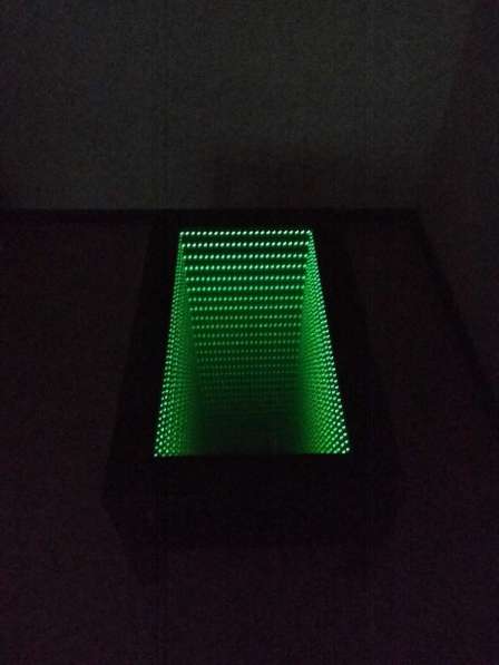 Журнальный столик "Бесконечность" с подсветкой RGB