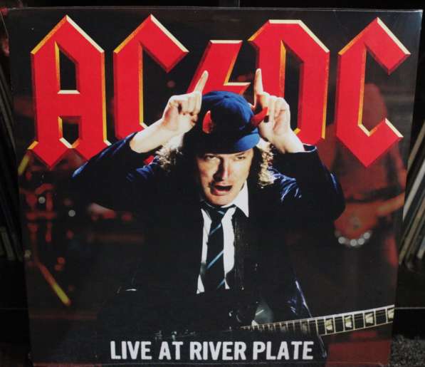 Ac dc live at river plate концерт. Ac dc 1979. Ac/dc • live at river plate • 2012. Dvd обложка acdc live at river plate. Dc live.