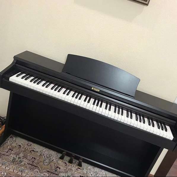 Продаю электронное пианино Марина
