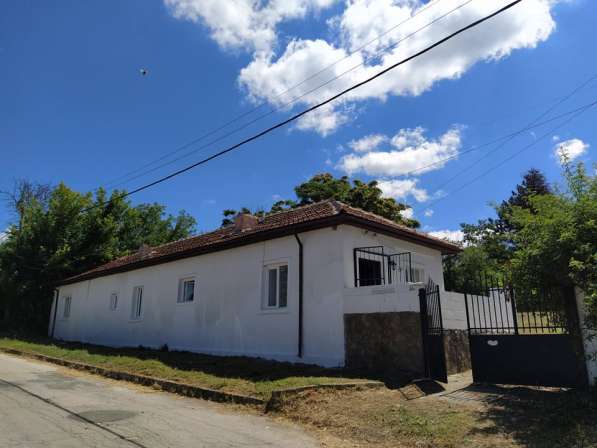 Отремонтированный дом в деревне Садово, Варна в фото 12